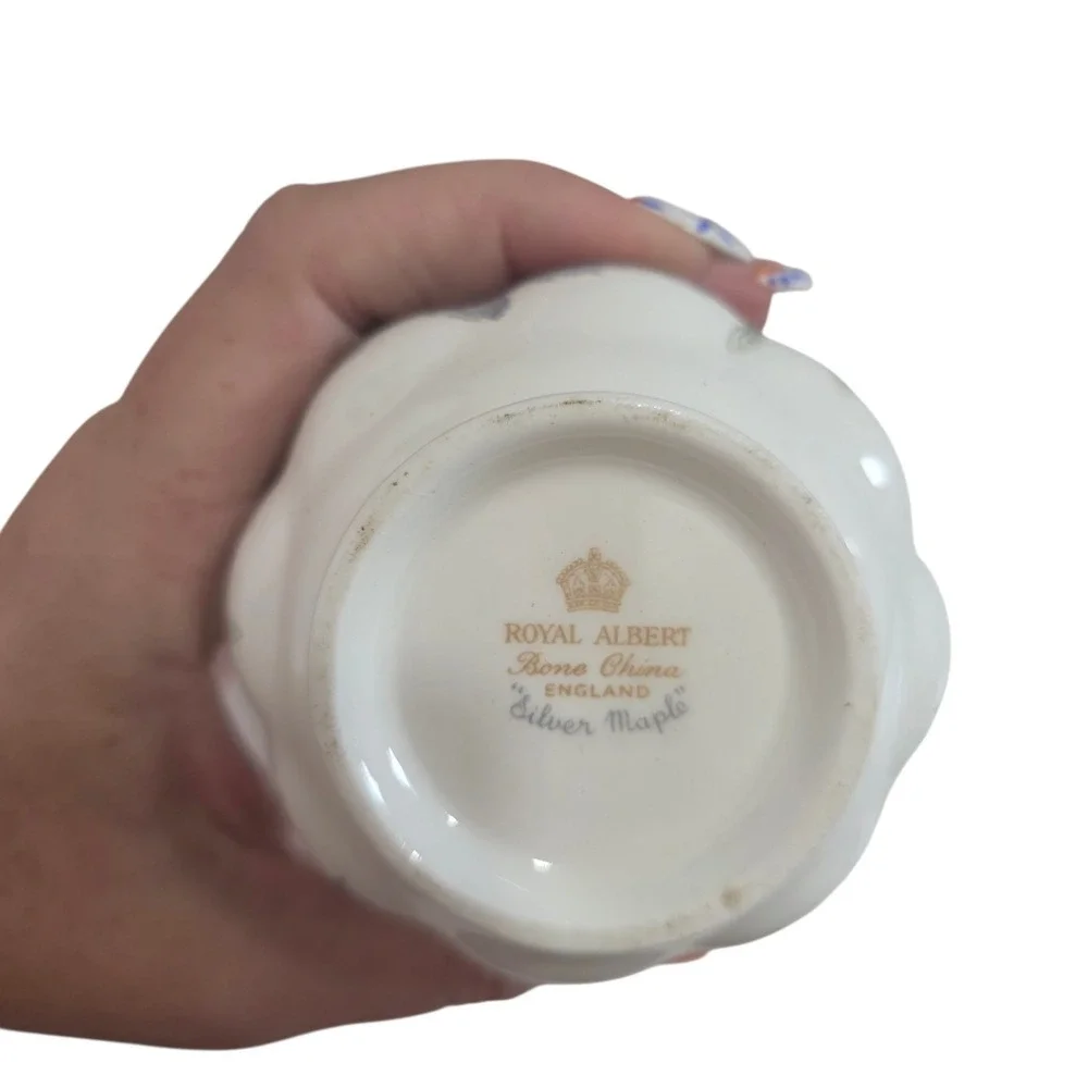 Royal Albert beautiful vintage